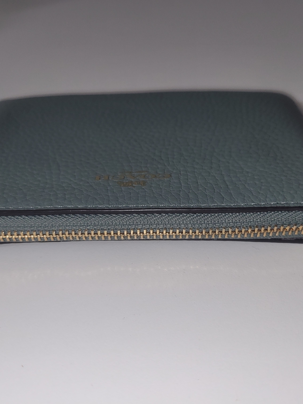 Coach Pebbled Leather Zip Card Case - Green